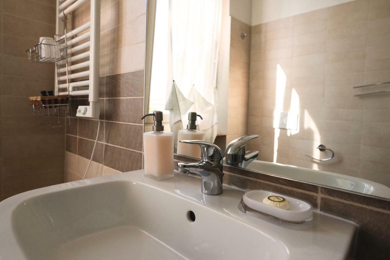 Villa Liberty B&B Фано Екстер'єр фото